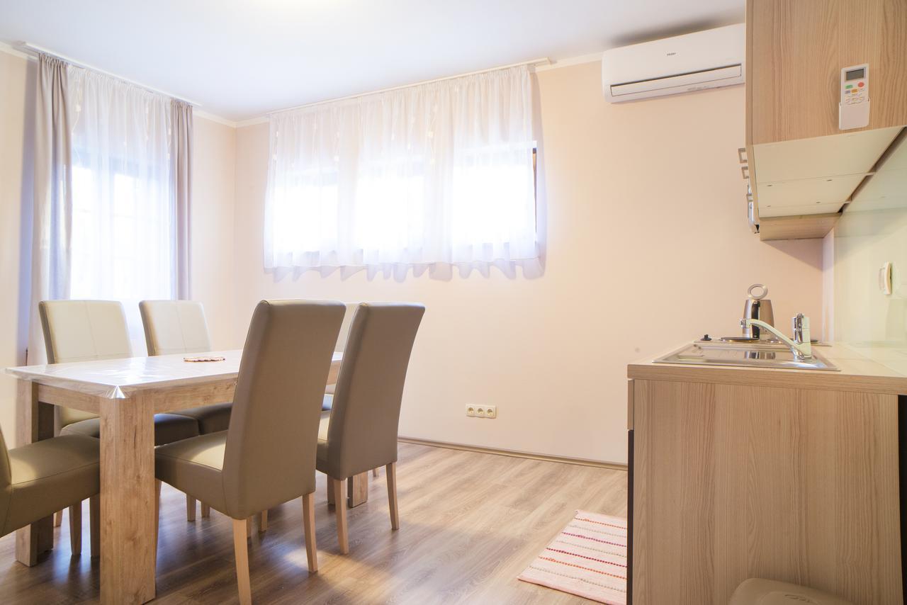 Apartments Petra Szluin Kültér fotó