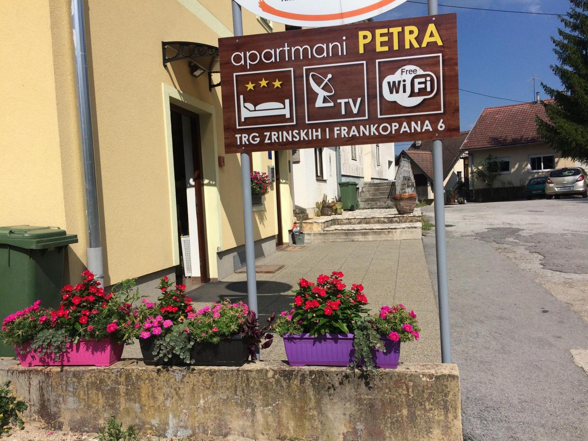 Apartments Petra Szluin Kültér fotó